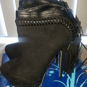 Heeled bootie